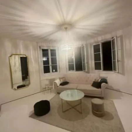 Haussmanien Renove Proche Centre Apartment